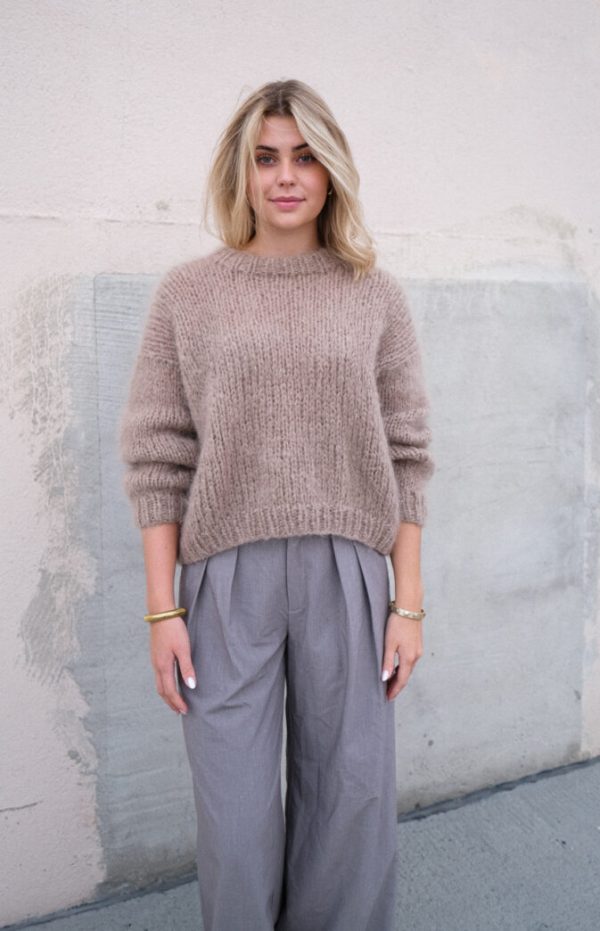 Biscuit sweater